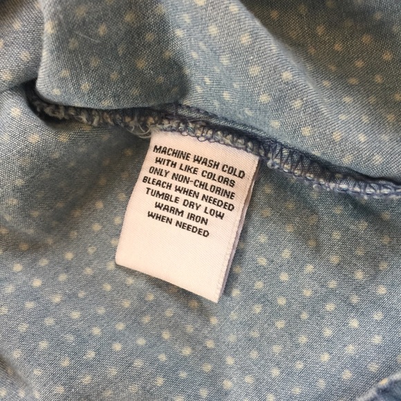 GIFTED IN A BUNDLE 🌿Polka Dot Chambray button up - Picture 8 of 8